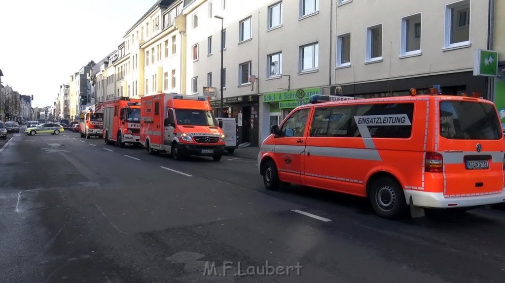 Einsatz BF Koeln POL SEK Koeln Suelz Aegidiusstr P01.jpg